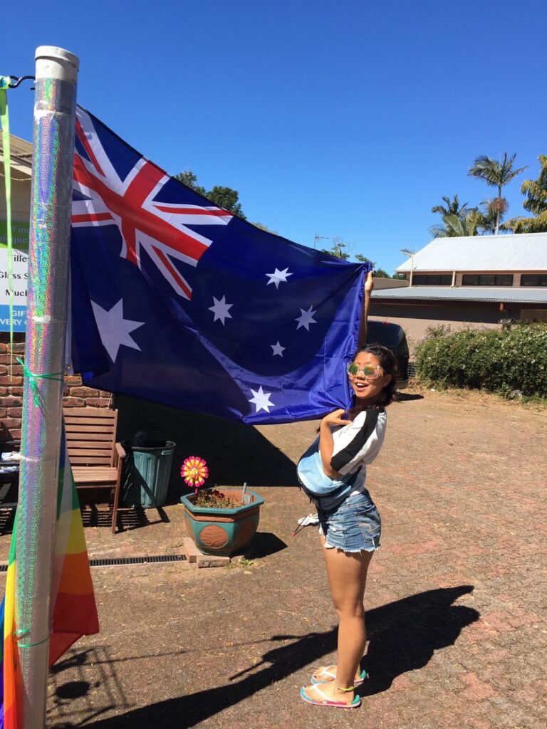 オーストラリア国旗を持ったわしちゃん。